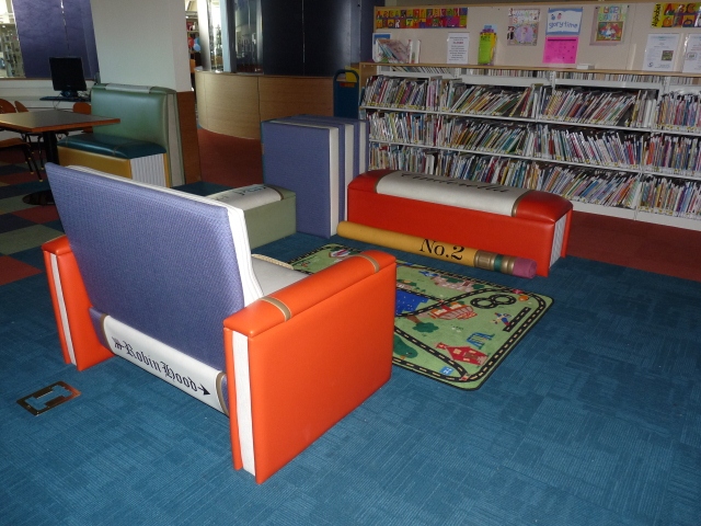 North Natomas Library: Kindermöbel