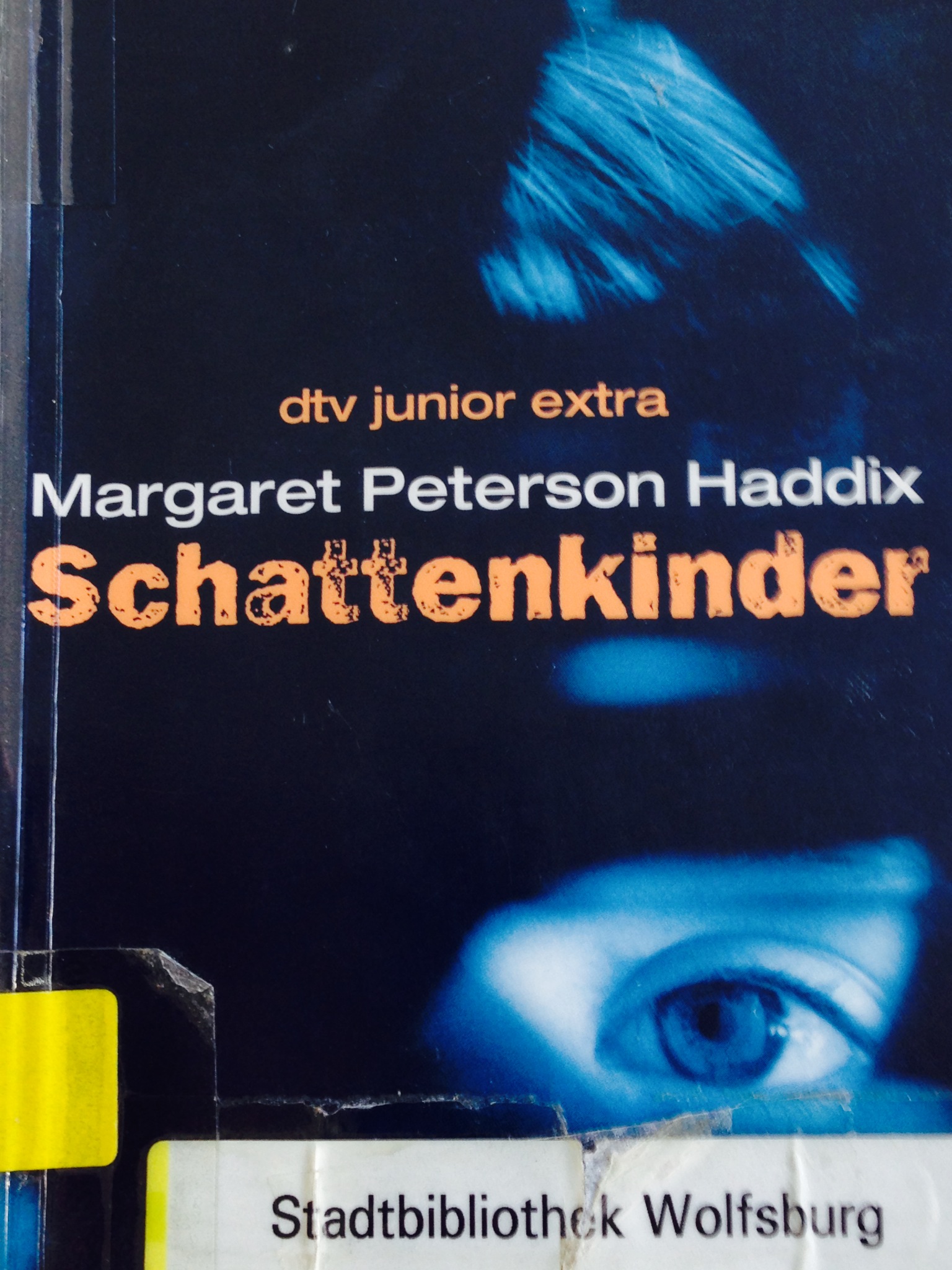 "Schattenkinder " - steht bei -J- Hadd in der Kinderbibliothek